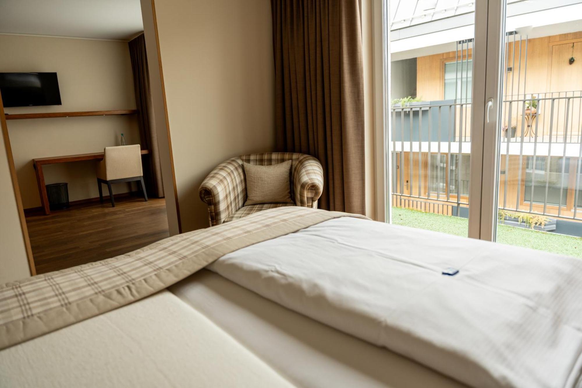 Restaurant Hotel Zum Storchen Waldkirch Eksteriør bilde
