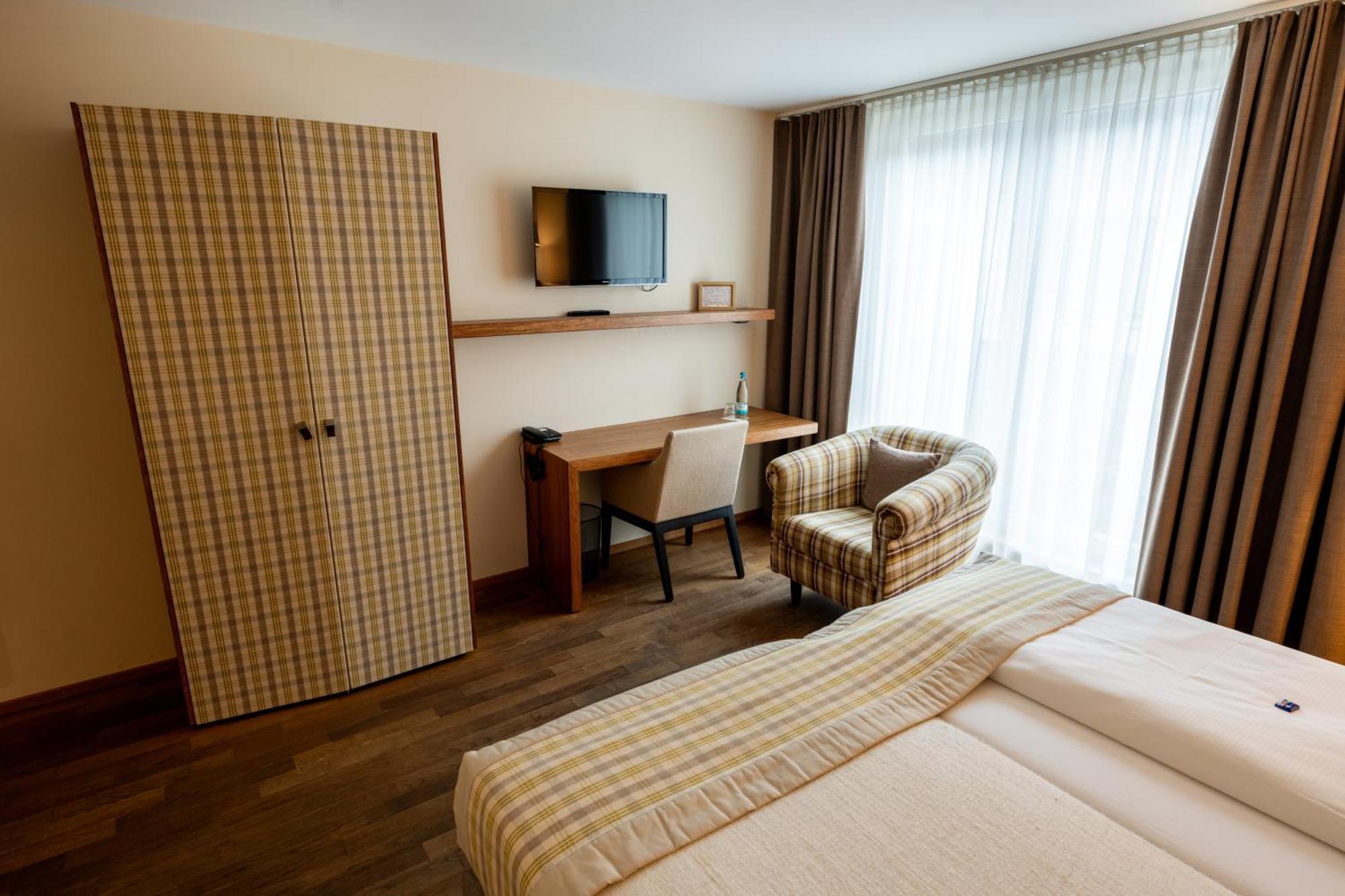 Restaurant Hotel Zum Storchen Waldkirch Eksteriør bilde